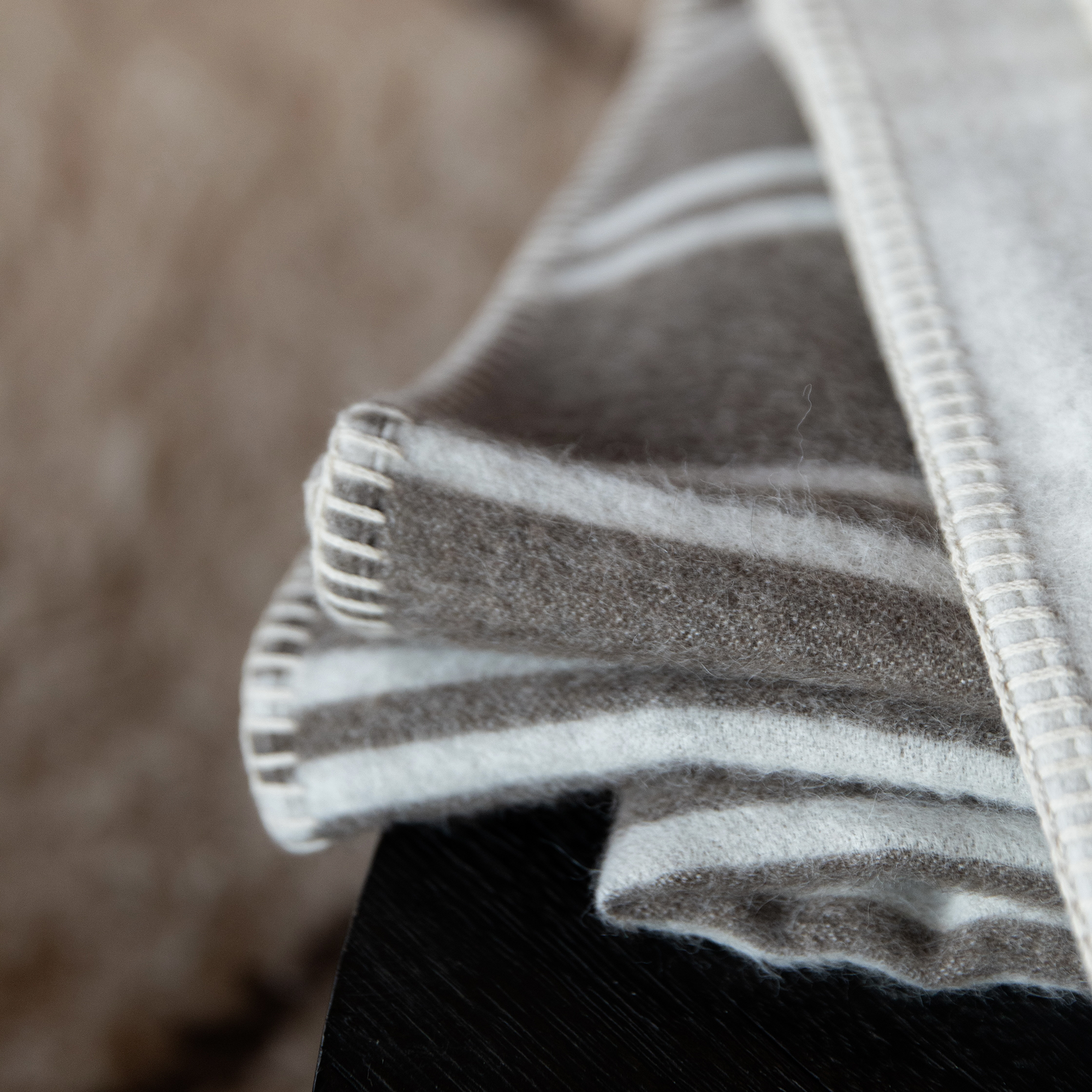 Straits Zero Dye Reversible Alpaca Throw – Ivory/Cacao