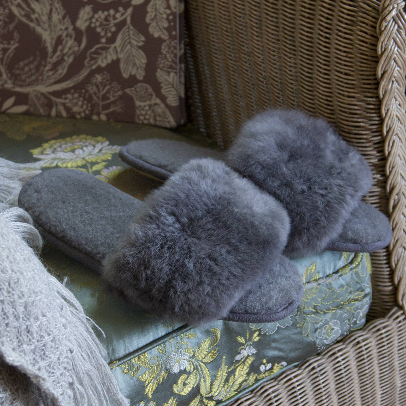Alpaca Fur Slides