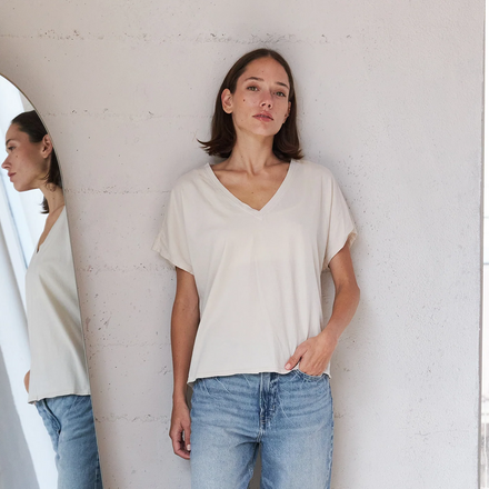It Is Well L.A. Organic V-Neck Boxy Tee