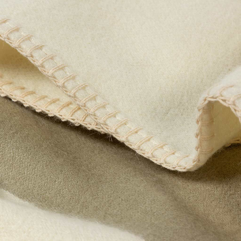 Mason Baby Alpaca Throw – Ivory/Boa