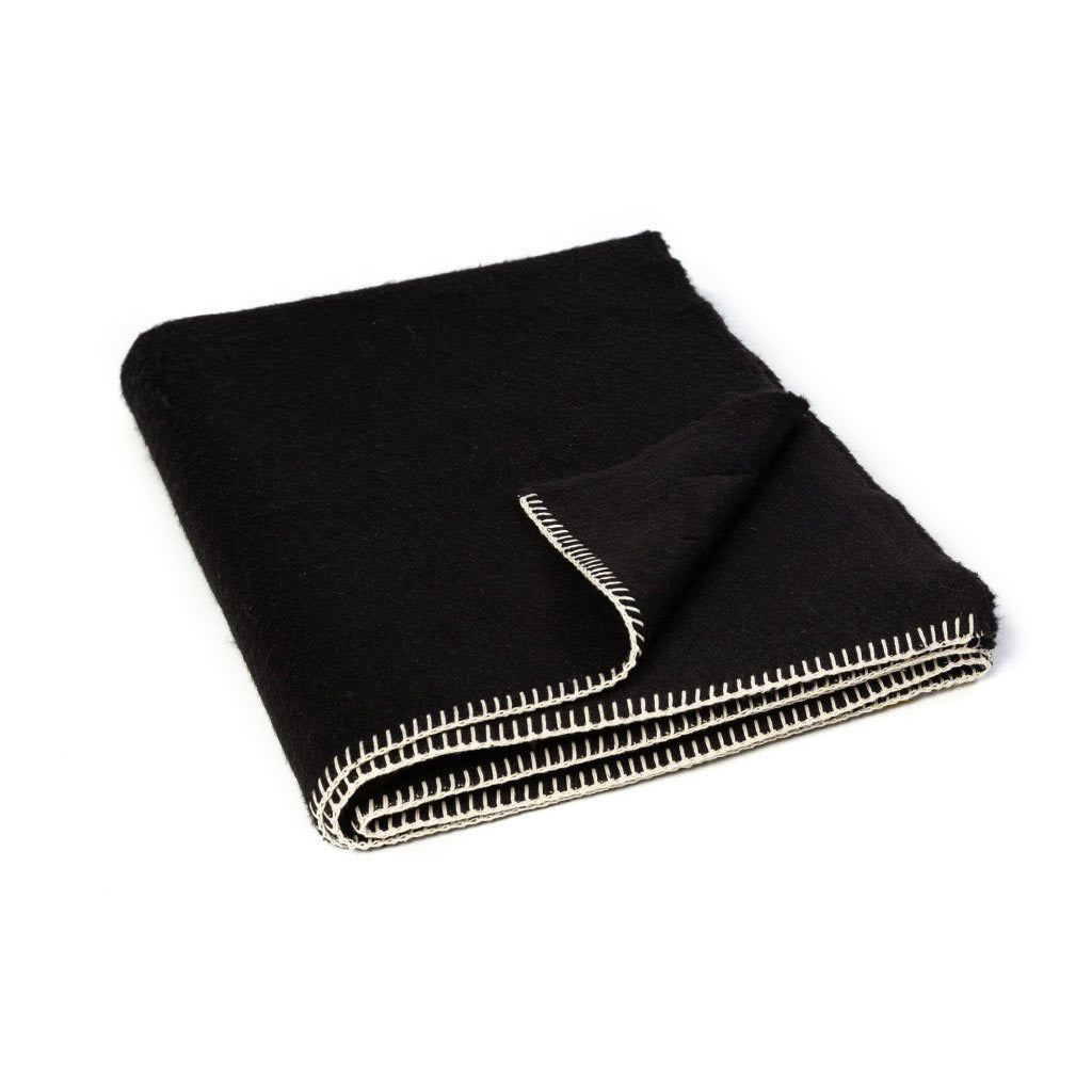 Siempre Speakeasy Recycled Alpaca Blanket - Black